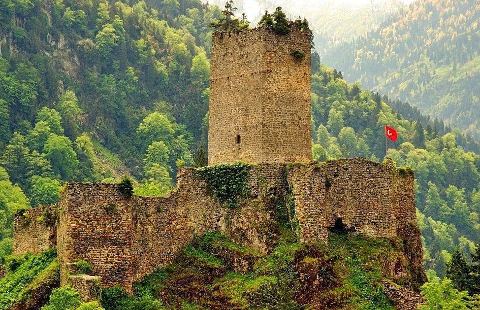 Hemşin Kalesi